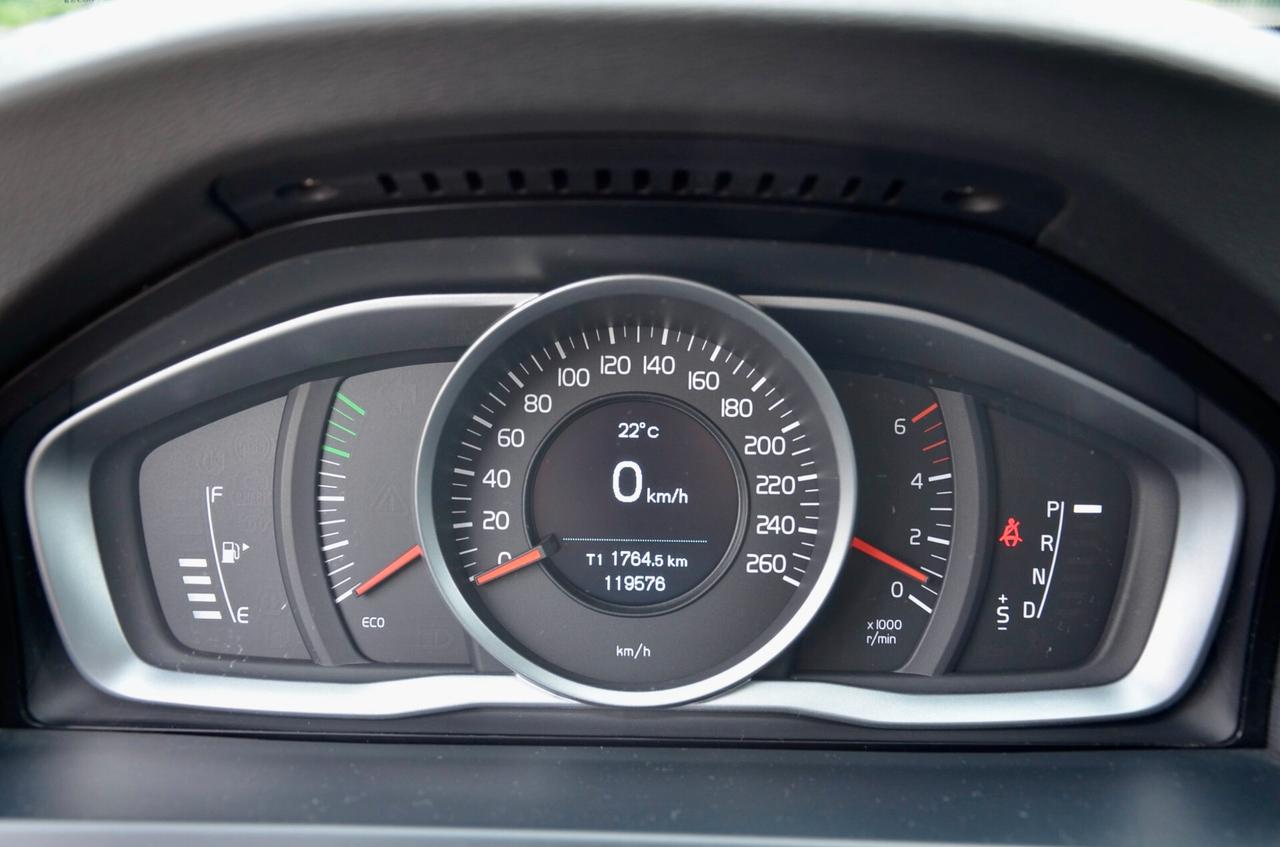 VOLVO S60 2.0 D3 KINETIC 136cv GEARTRONIC, UFF ITALIANA, SERVICE CON FATTURE, NAVI, BLUETOOTH, PERMUTE