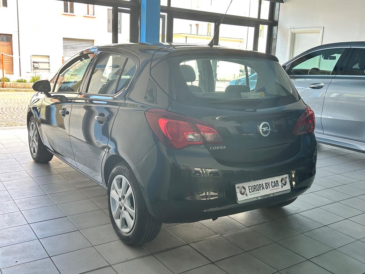 Opel Corsa 1.2 5 porte