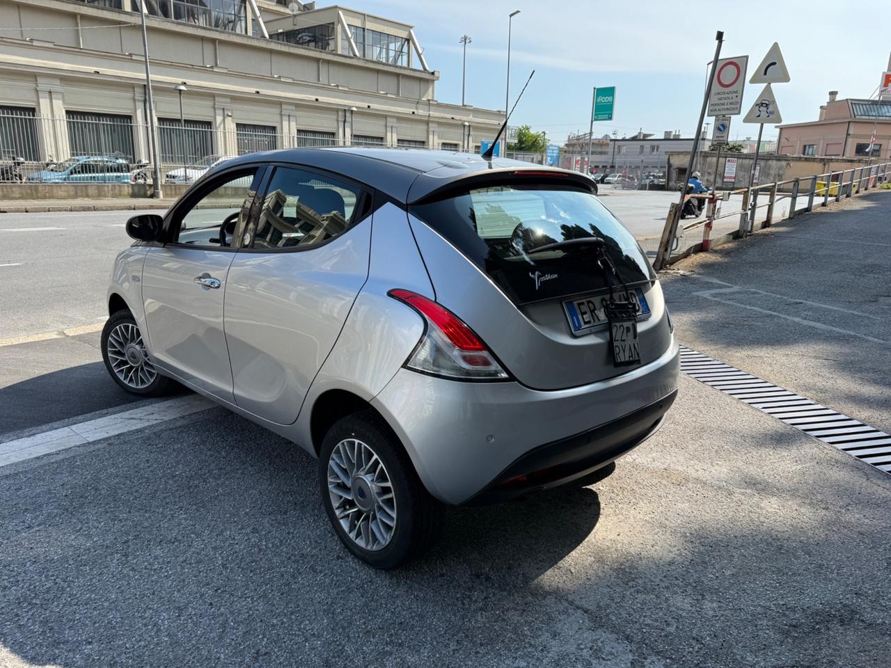 Lancia Ypsilon 1.2 69 CV 5 porte GPL Ecochic Platinum
