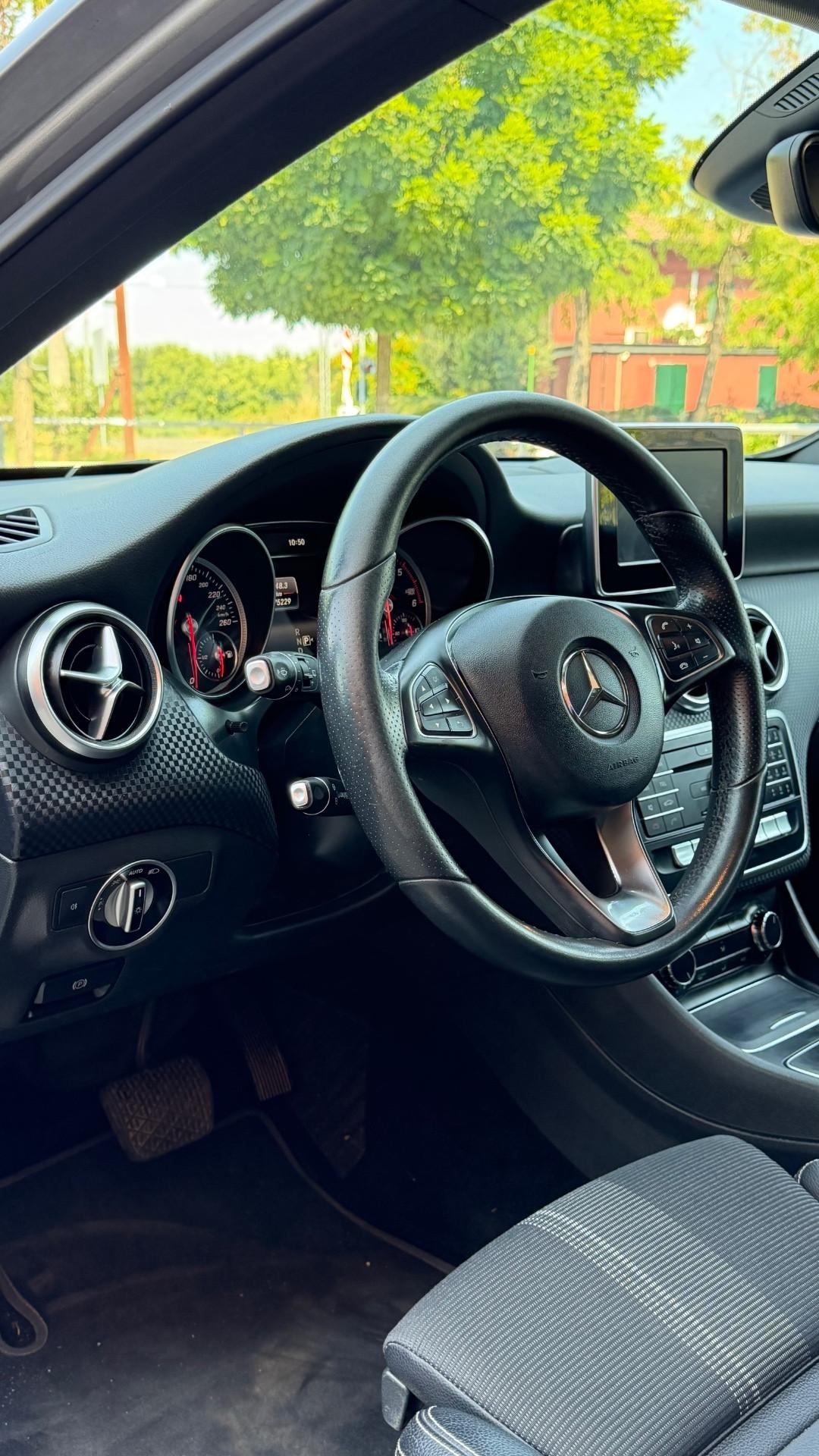 Mercedes-benz A 220 d Automatic 4Matic Sport