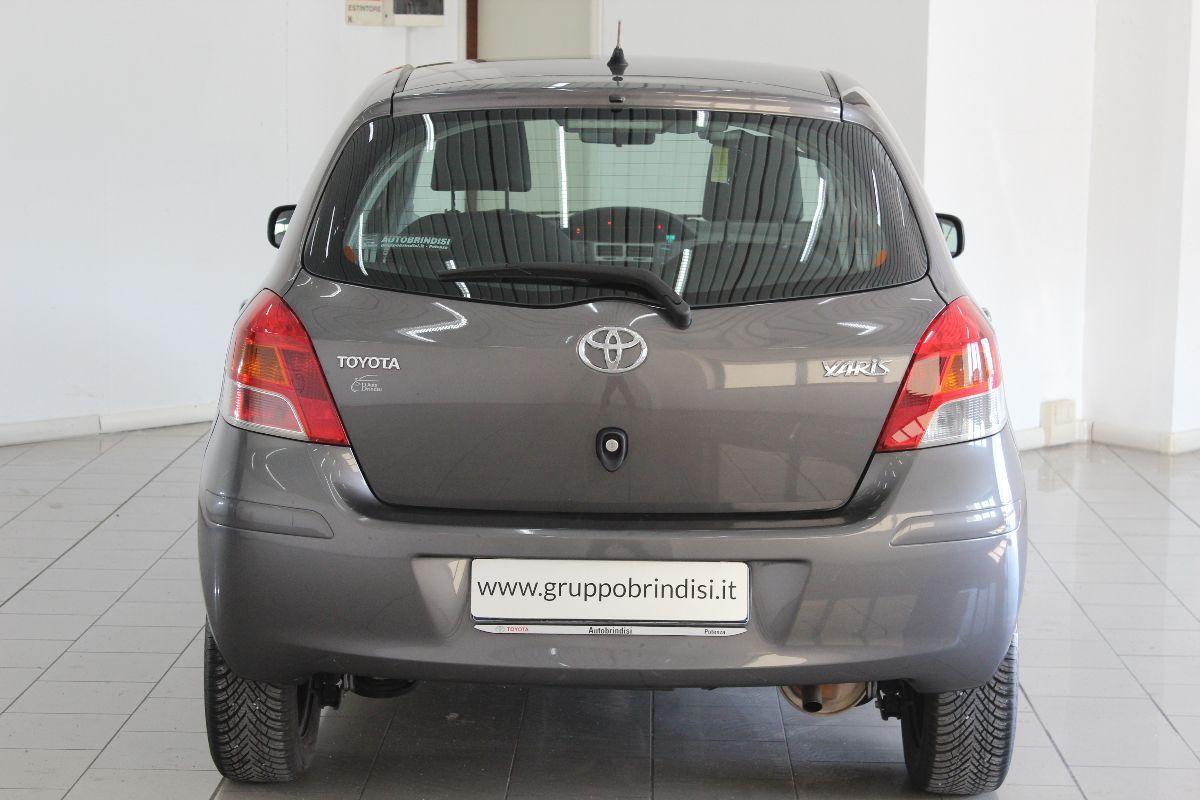 TOYOTA - Yaris - 1.0 5p. Now