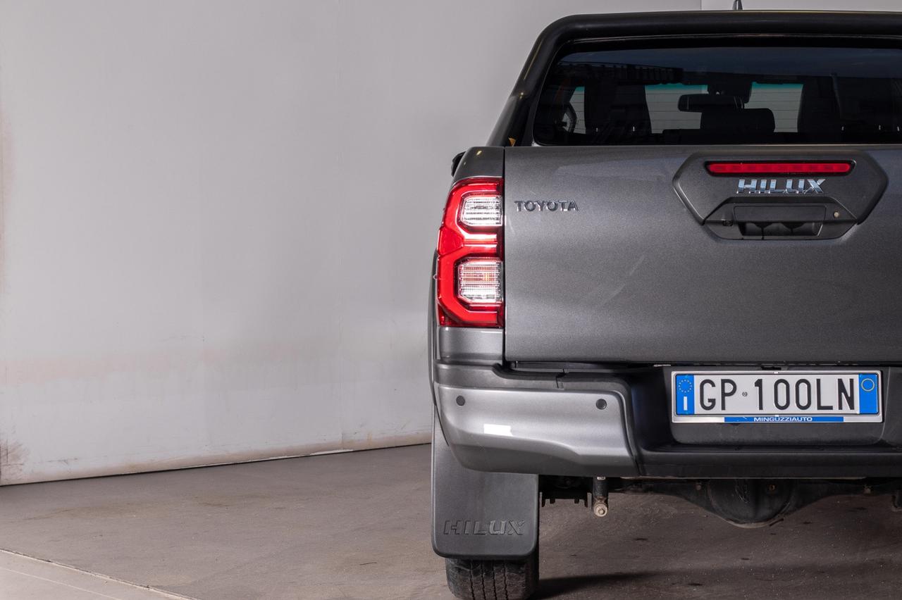 Toyota Hilux 2.8 D Double Cab Invincible 4wd Auto 204cv N1