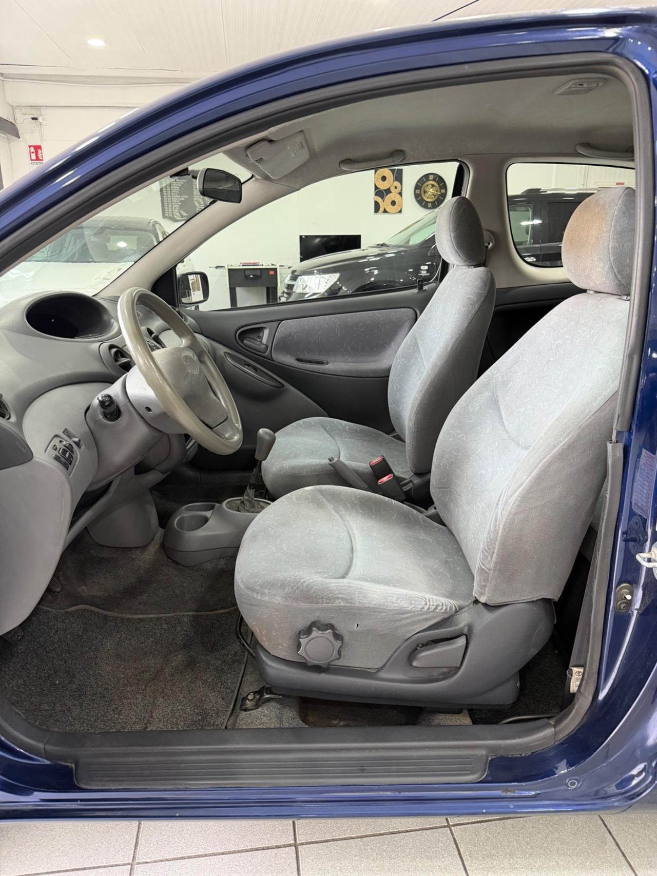 Toyota Yaris 1.0i 16V cat 3 porte Sol