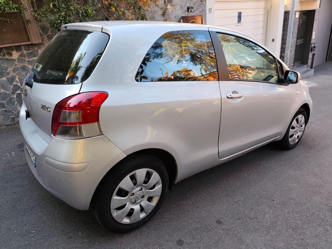 Toyota Yaris 1.0 3 porte 2010
