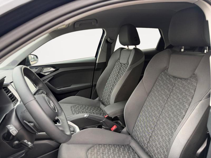 Audi A1 Sportback 30 1.0 tfsi Identity Black 116cv s-tronic