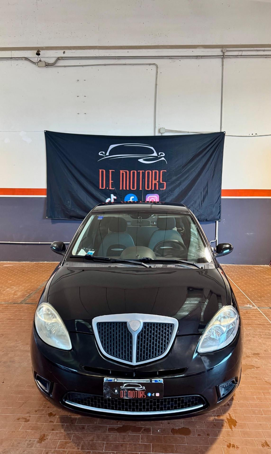 Lancia Ypsilon 1.2 Argento