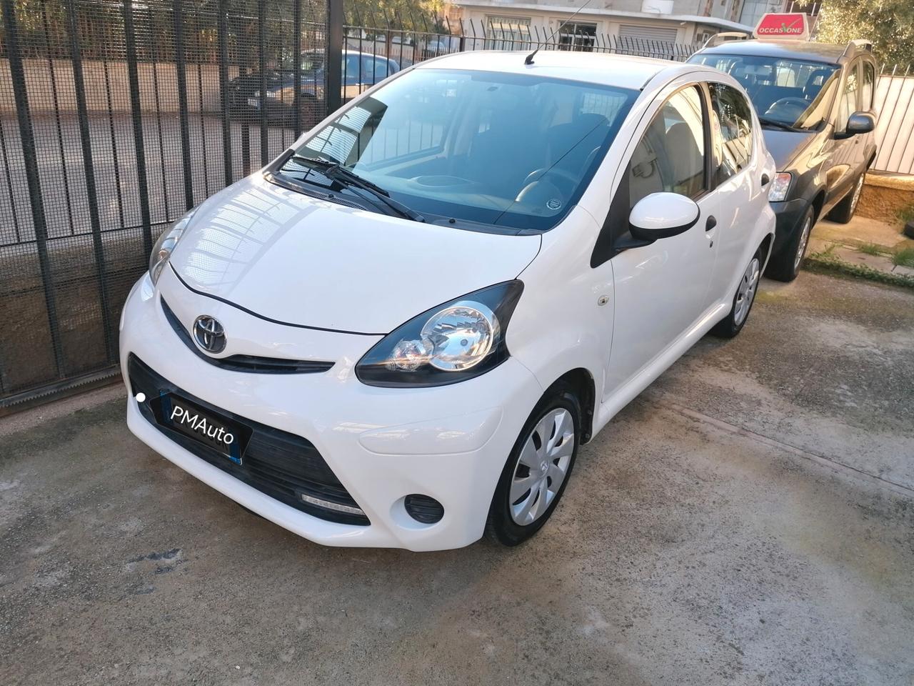 Toyota Aygo 1.0 12V 5 porte Lounge - Navy