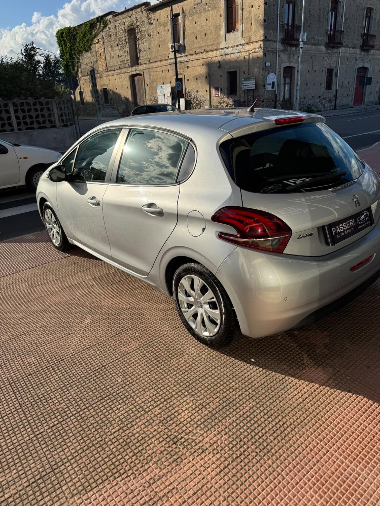 Peugeot 208 PureTech 82 5 porte Allure