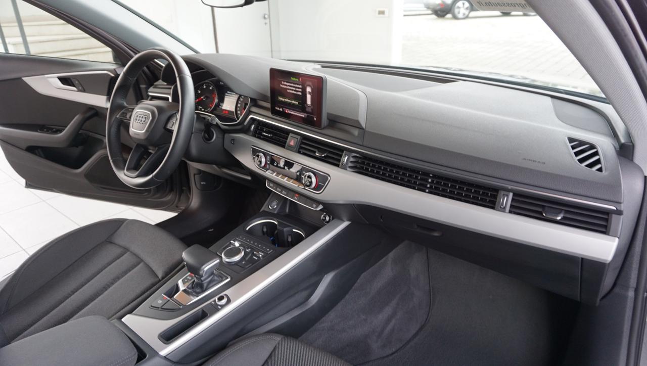 Audi A4 Avant 30 2.0 tdi Business 122cv s-tronic my16