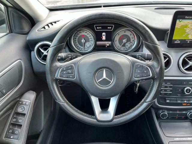 MERCEDES-BENZ GLA 200 d Automatic 4Matic Sport Enduro TETTO PANORAMICO