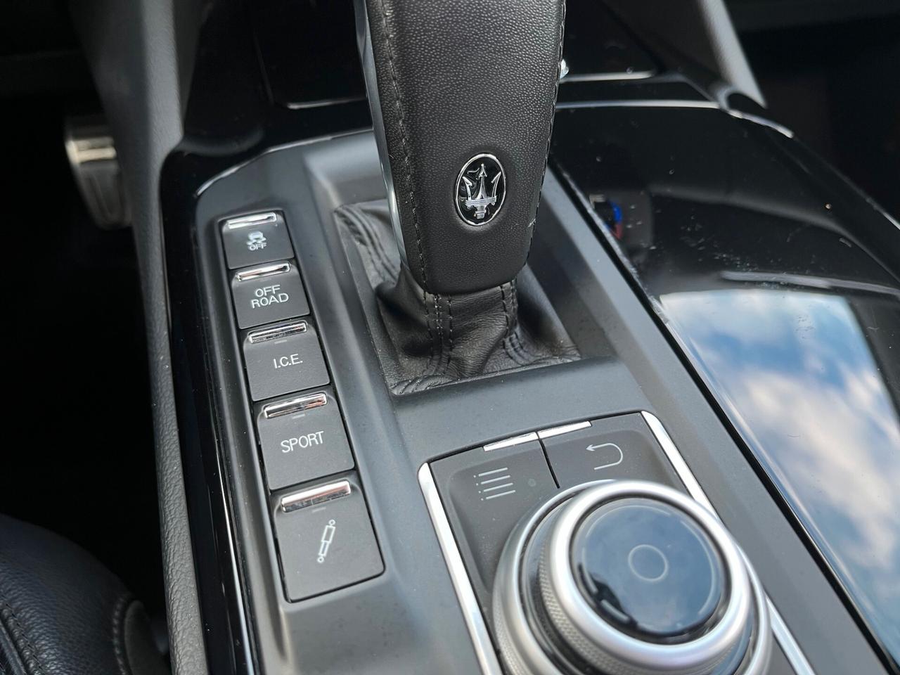 Maserati Levante 3.0 V6 DS 250cv GranSport Q4 auto Grigio Lava Opaco
