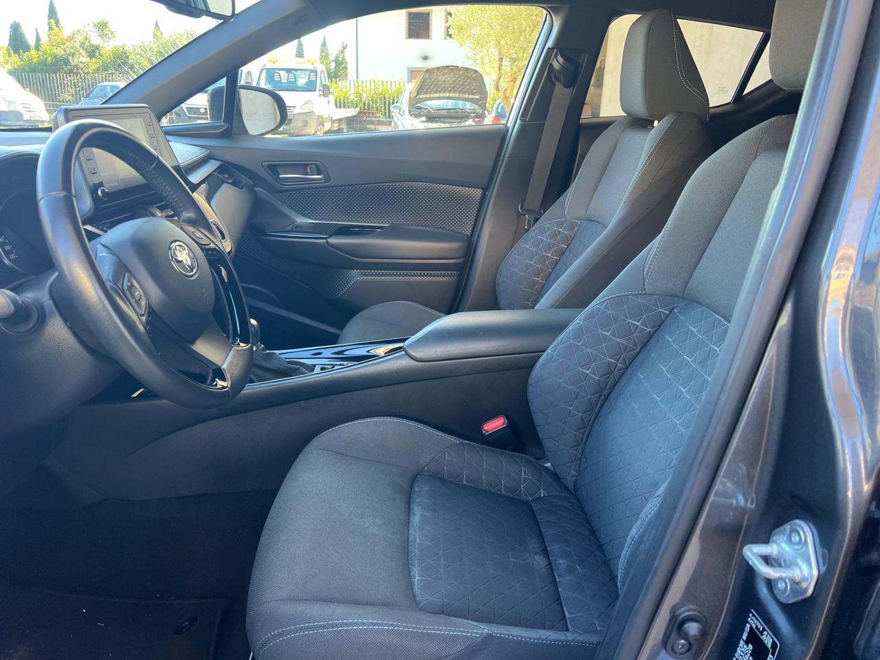 Toyota C-HR 1.8 Hybrid E-CVT Business