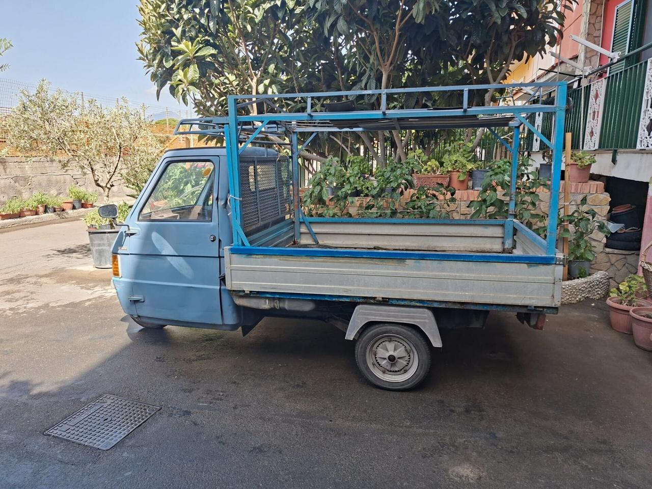 Piaggio Ape CAR 700
