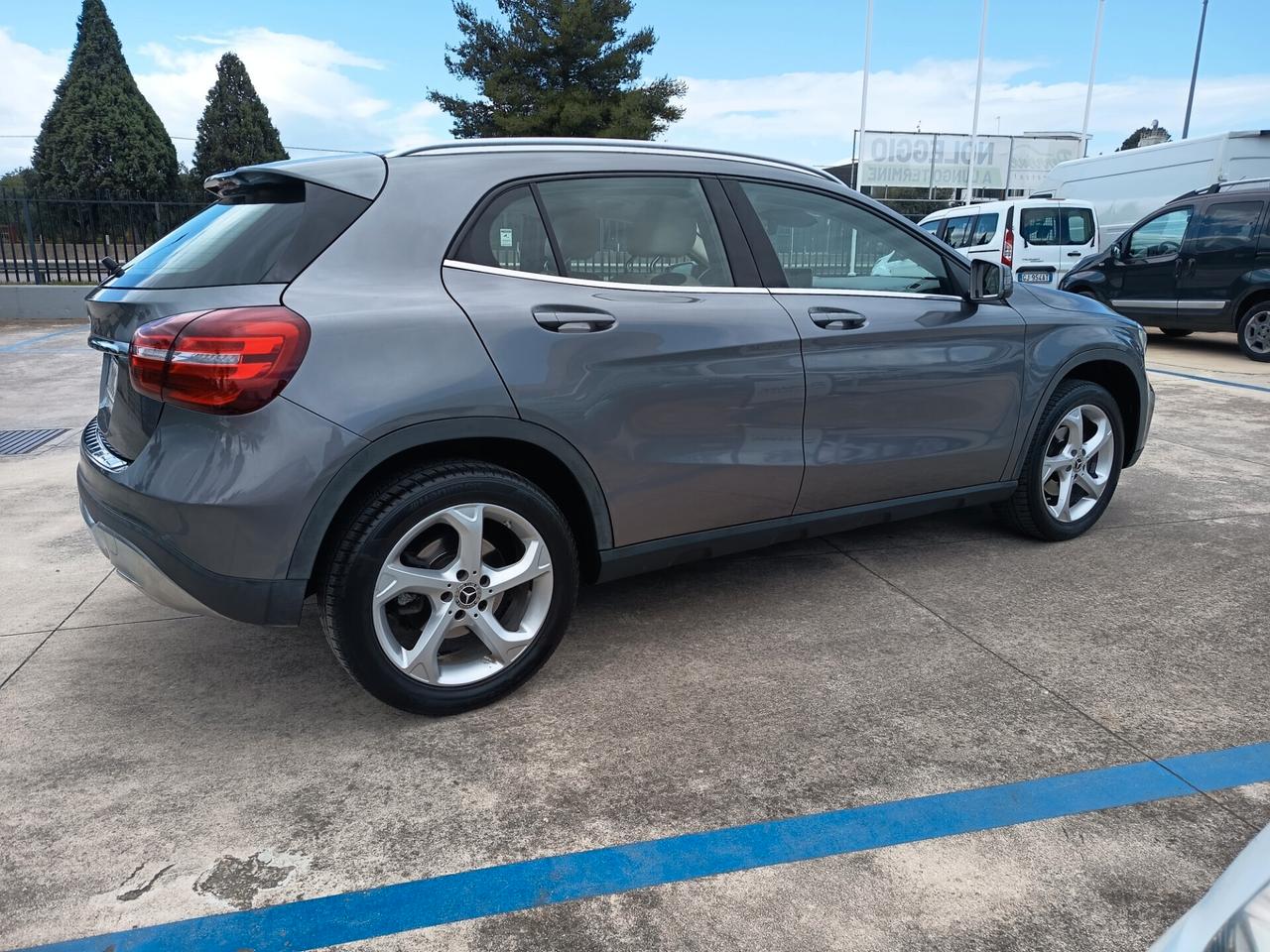 Mercedes-benz GLA 180 d Automatic Premium