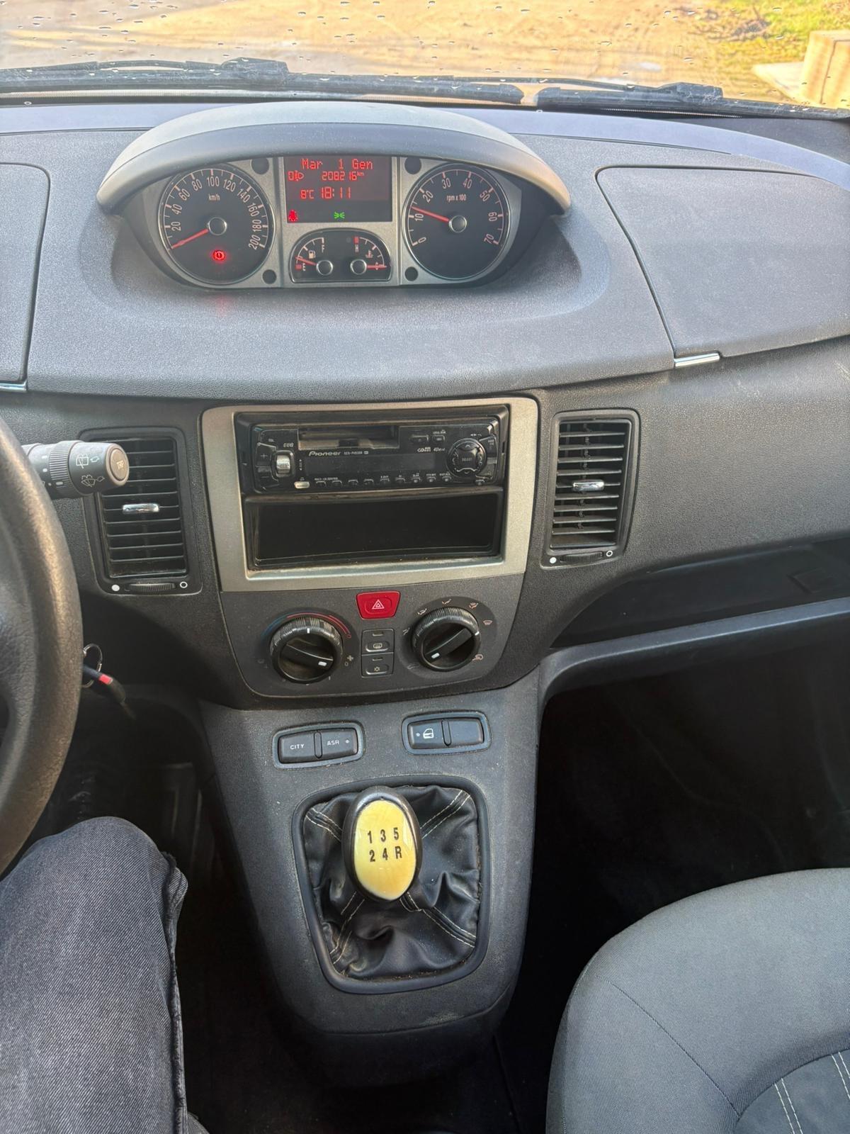 Lancia MUSA 1.4 8V Ecochic (GPL) Gold 2012 207.000 KM