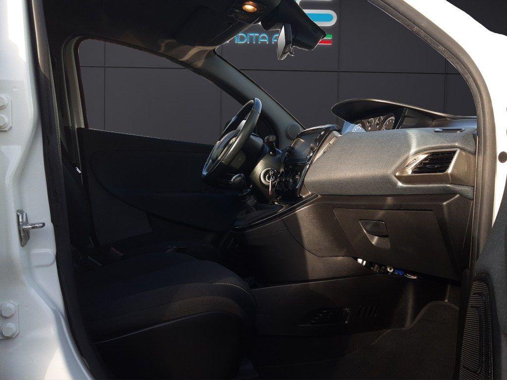 Lancia Ypsilon 1.0 FireFly 5 porte S&S Hybrid Alberta Ferretti