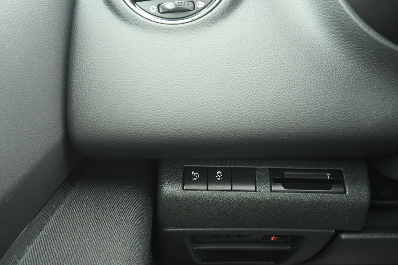 PEUGEOT 5008 1.6 hdi 8v Active 115cv COMMERCIANTI+7 POSTI