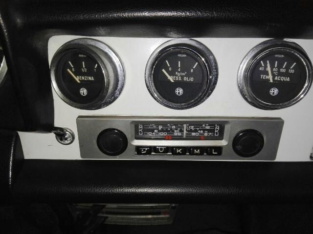 Alfa Romeo Spider 1750 osso di seppia