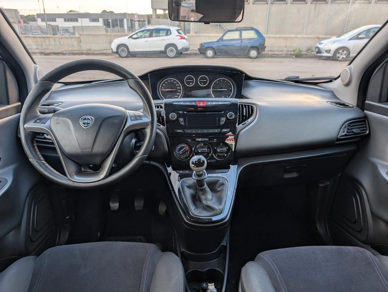 Lancia Ypsilon 0.9 TwinAir 85 CV 5 porte S&S Gold