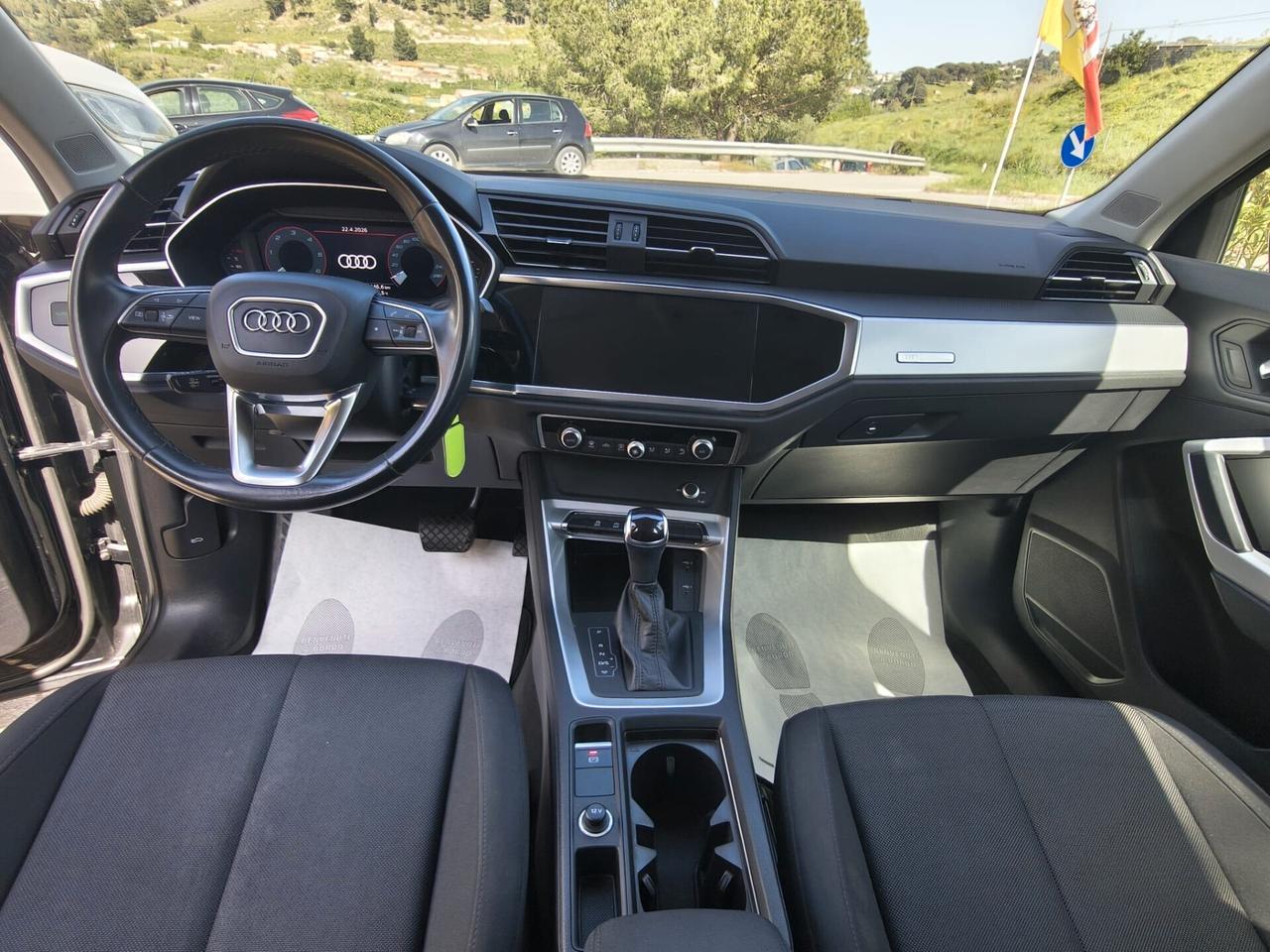 Audi Q3 35 TDI S tronic Business