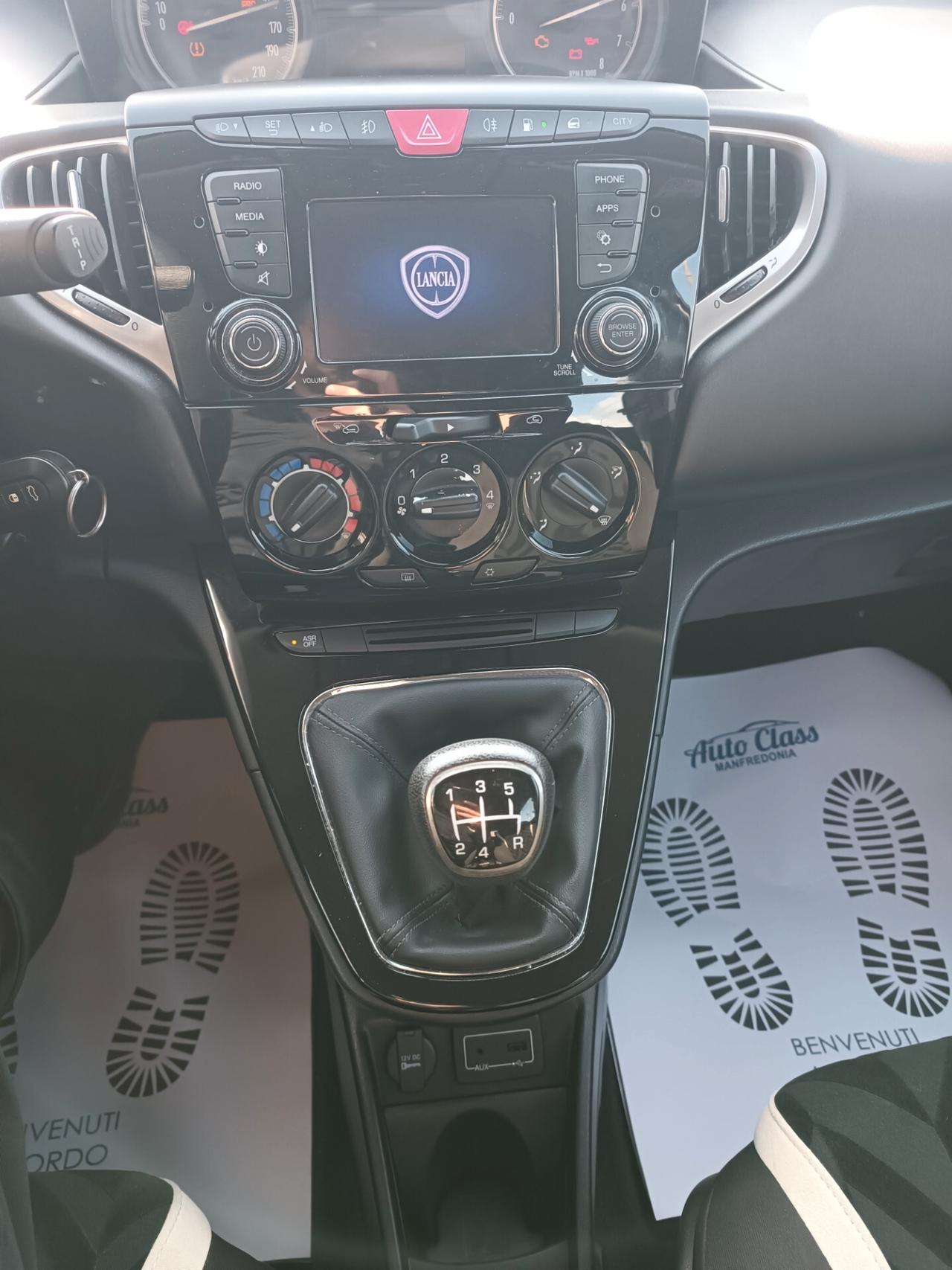 Lancia Ypsilon 1.2 69 CV 5 porte GPL Ecochic Platinum