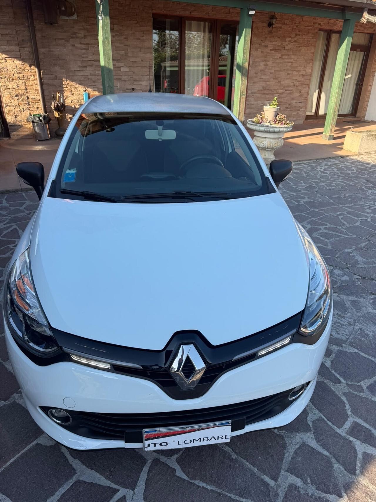 Renault Clio 0.9 TCe 12V 90CV 5 porte Costume National neopatentati