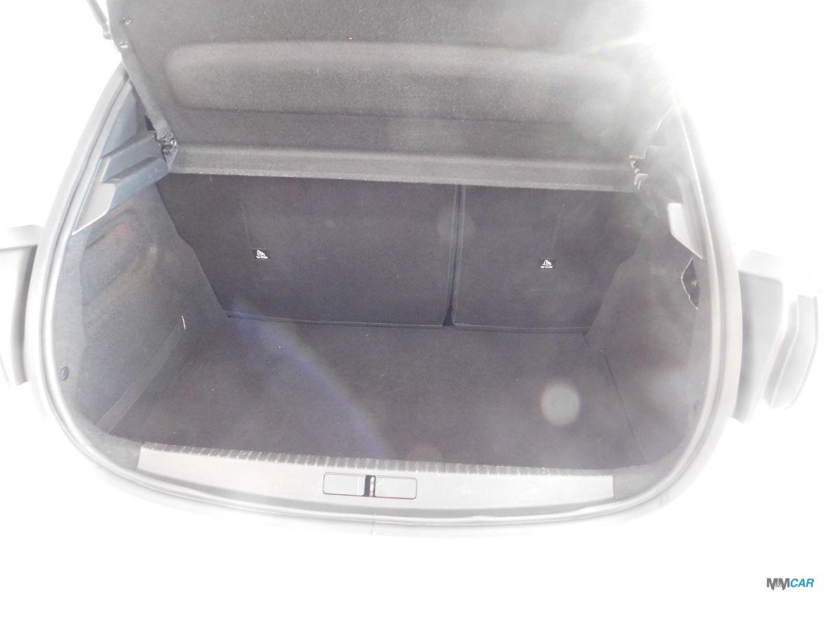PEUGEOT - 208 - BlueHDi 100 S&S 5p. Allure Navi Pack