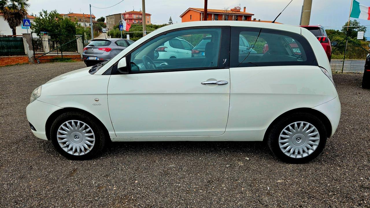 Lancia Ypsilon 1.2 Argento