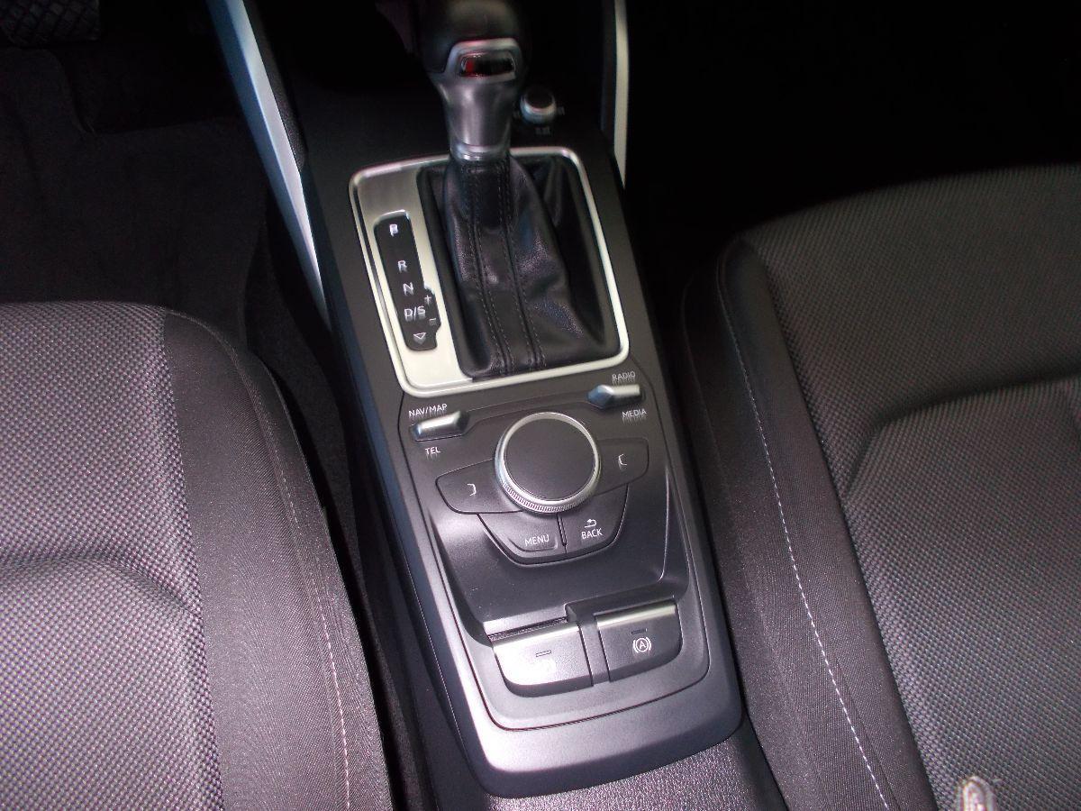 AUDI - Q2 - 30 TDI S tronic Admired