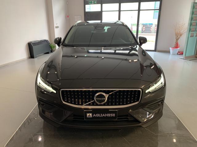 VOLVO V60 Cross Country B4 (d) AWD automatico Ultimate