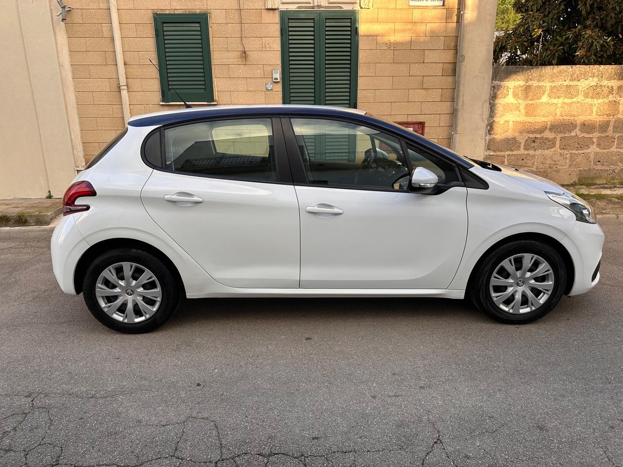 Peugeot 208 PureTech 82 5p. GPL Active