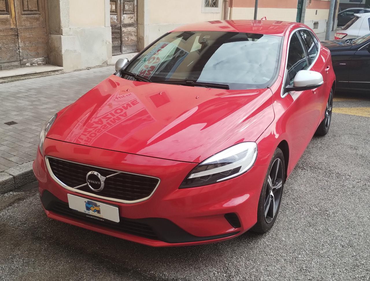 Volvo V40 D2 R-design