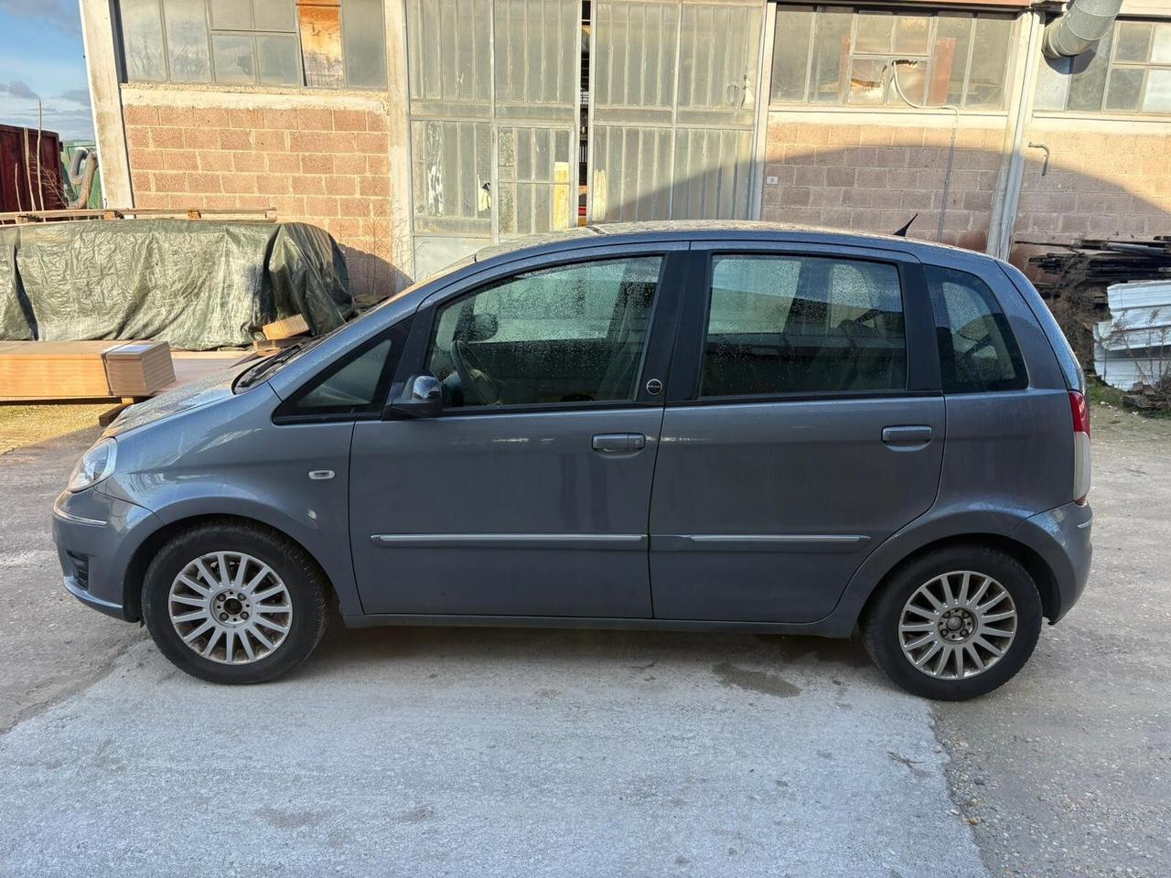 Lancia MUSA 1.4 8V Ecochic (GPL) Gold 2012 207.000 KM