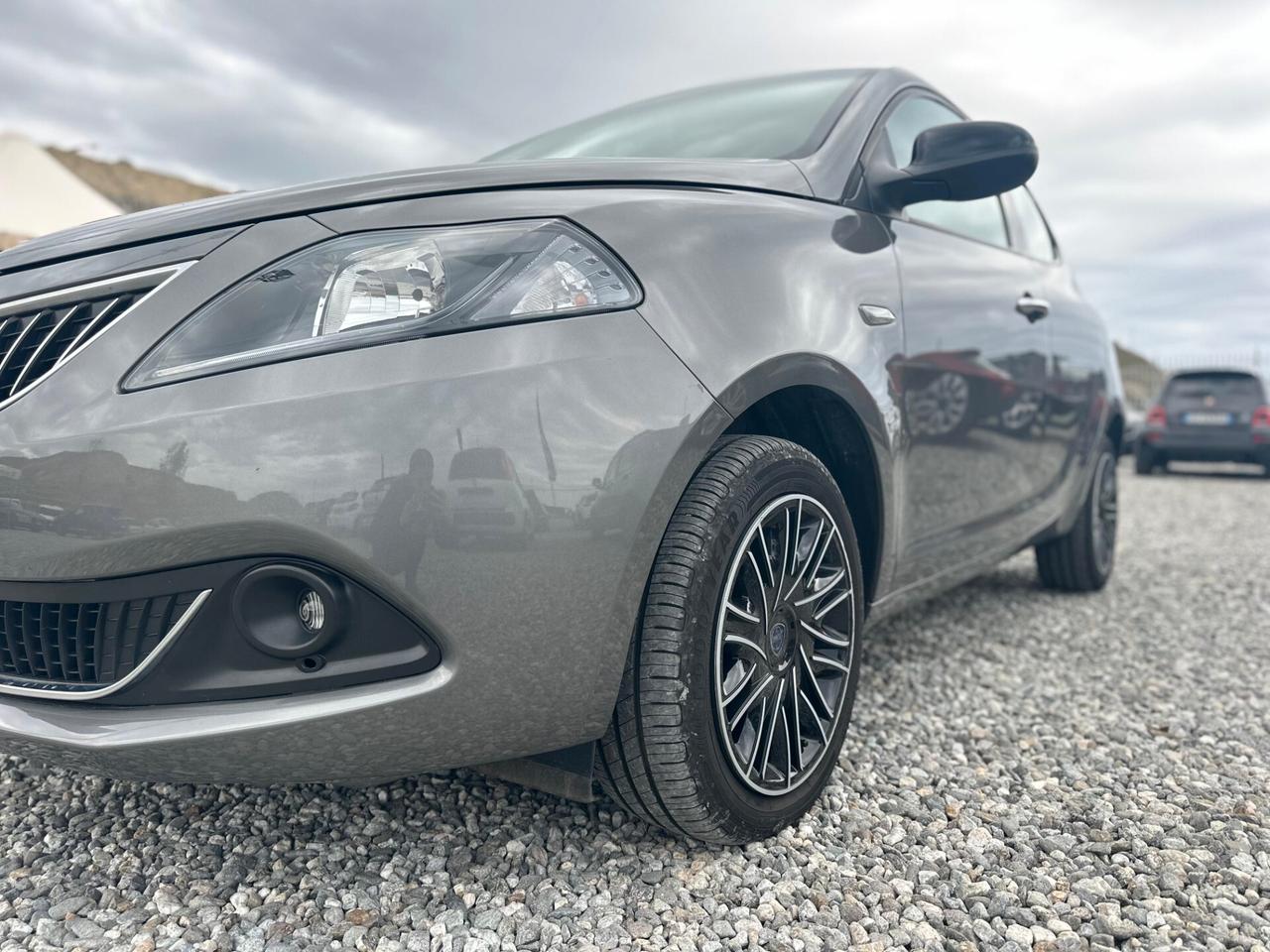 Lancia Ypsilon 1.0 FireFly 5 porte S&S Hybrid Gold Plus