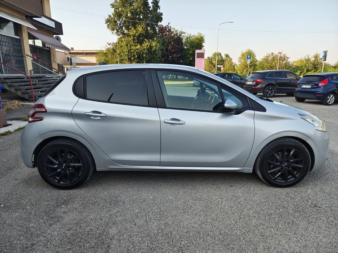 Peugeot 208 Active 1.4 95 VTI #11923