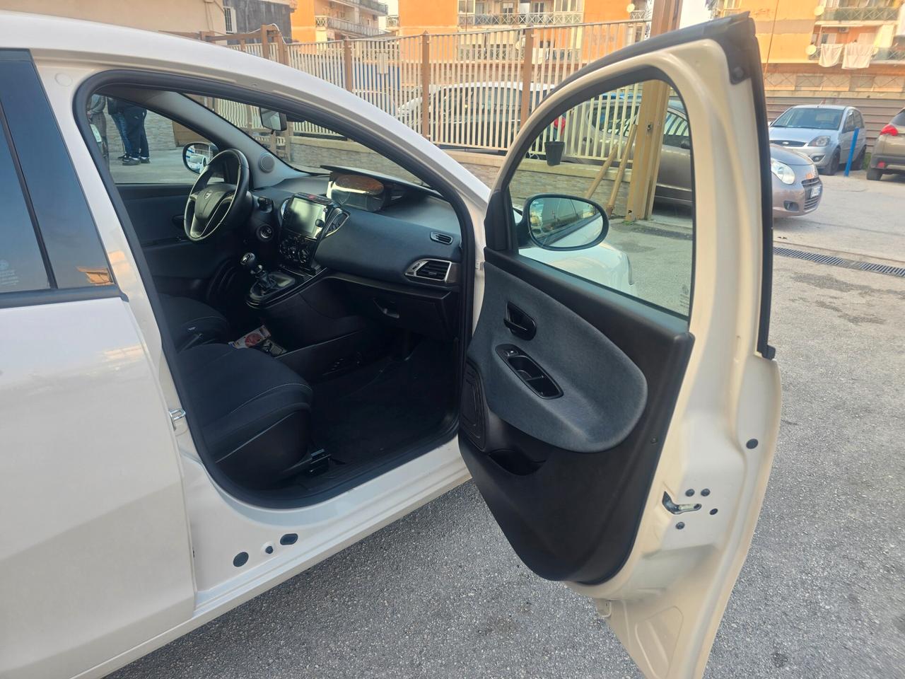 Lancia Ypsilon 1.2 69 CV 5 porte GPL Gold Plus