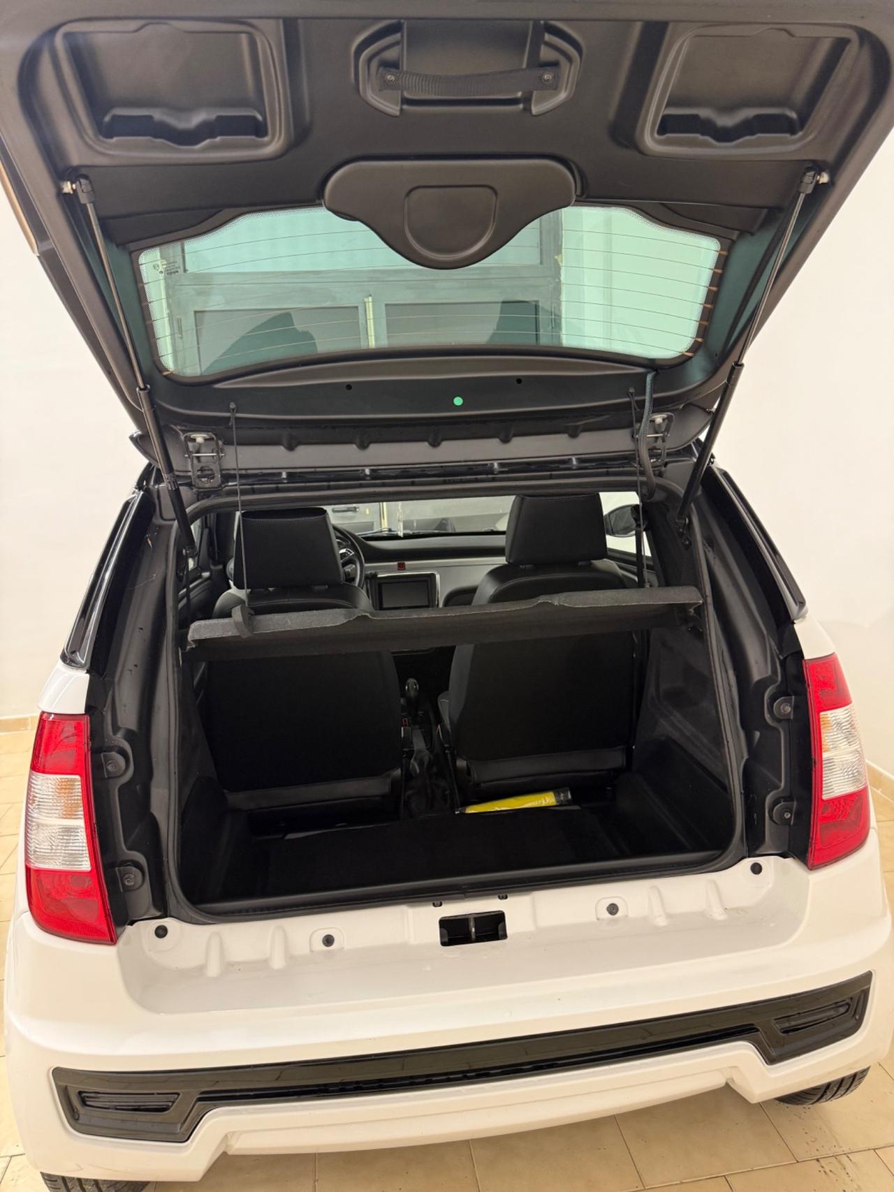 Ligier JS JS50 DCI Revolution Elegance Ice