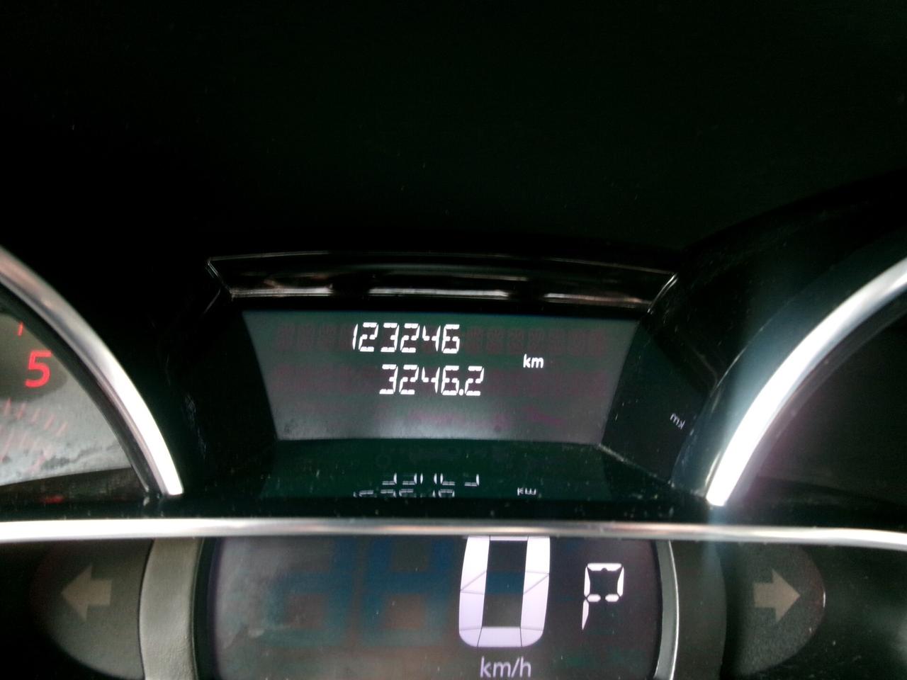 Renault Clio 1.5 DCI 90CV E6 ENERGY INTENS EDC CAMBIO AUTOMATIC