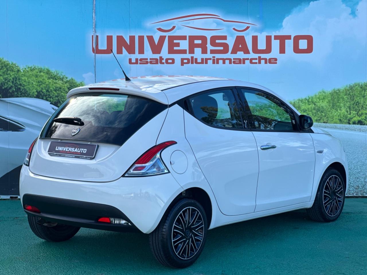 Lancia Ypsilon 1.3 MJT 95cv Silver 2012