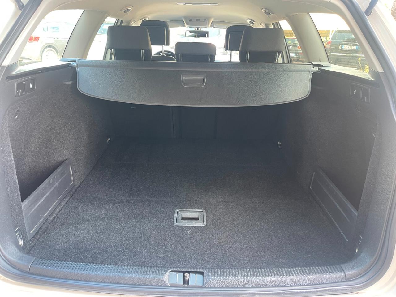 Volkswagen Passat Var. 2.0 TDI DSG High. BM.Tech. NEO PATENTATI