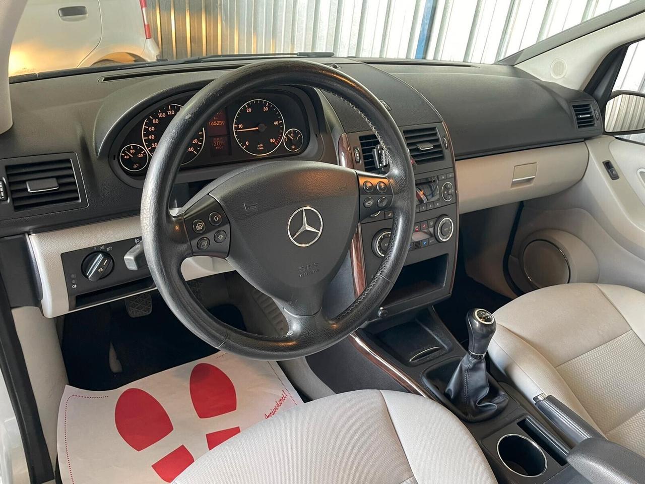 MERCEDES BENZ A 200 NEOPATENTATI UNICO PROPRIETARIO