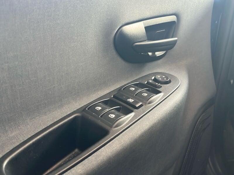 Lancia Ypsilon Ypsilon 1.0 FireFly 70cv S&S Hybrid SILVER PLUS