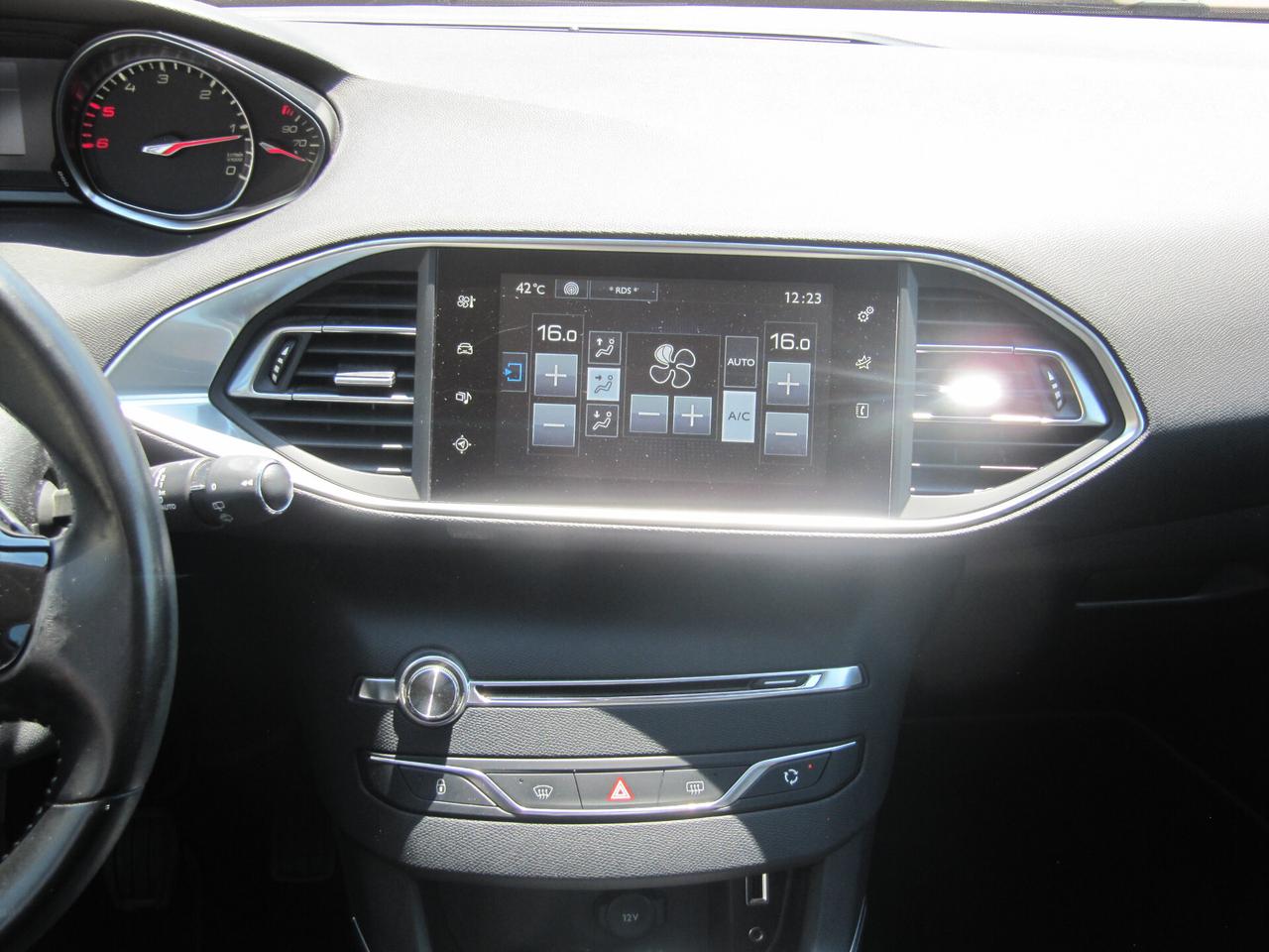 Peugeot 308 BlueHDi 120 S&S Allure