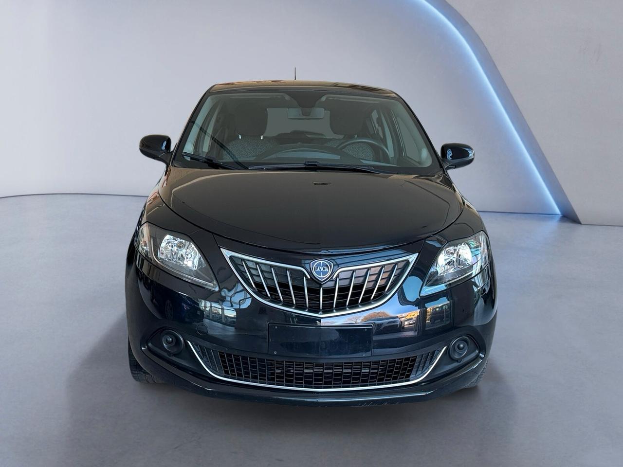 Lancia Ypsilon 1.0 Hybrid Silver