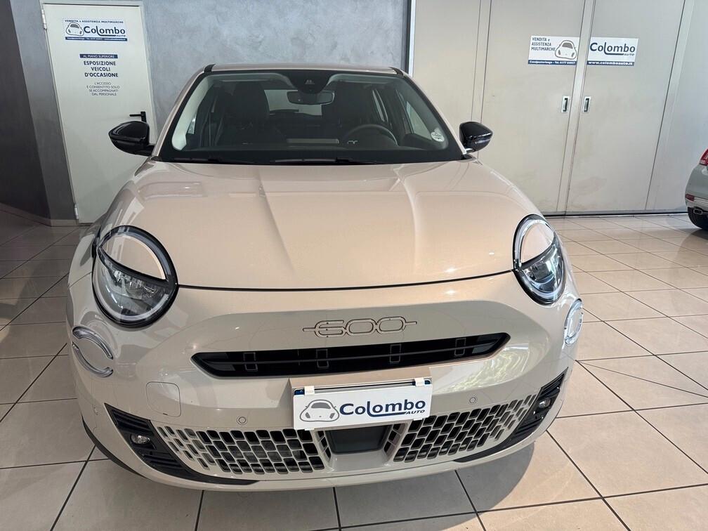 Fiat 600 1.2 hybrid 145cv auto Led Navi Cam App conn 17"