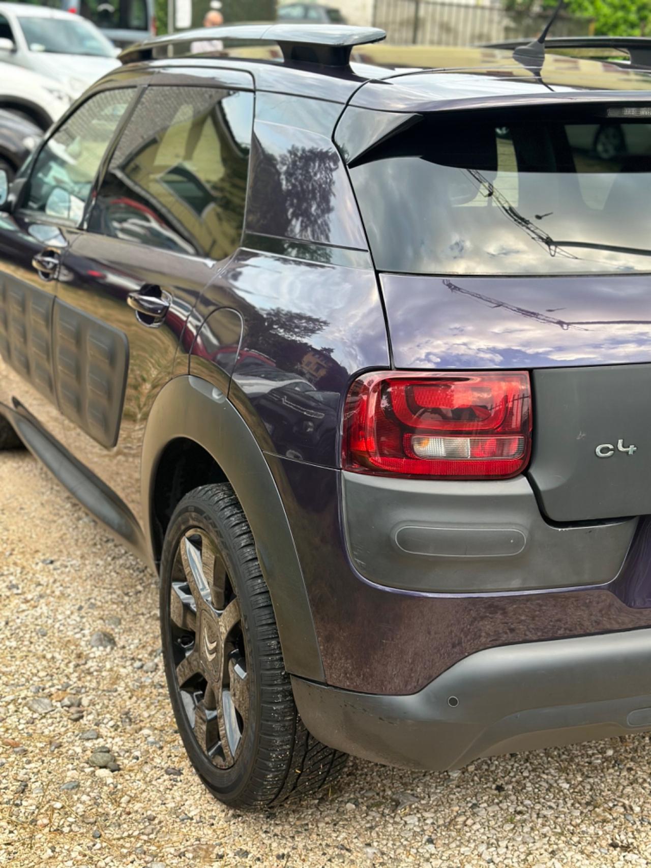 Citroen C4 CACTUS BLUEHDi 100 SHINE PANORAMA KMCERT