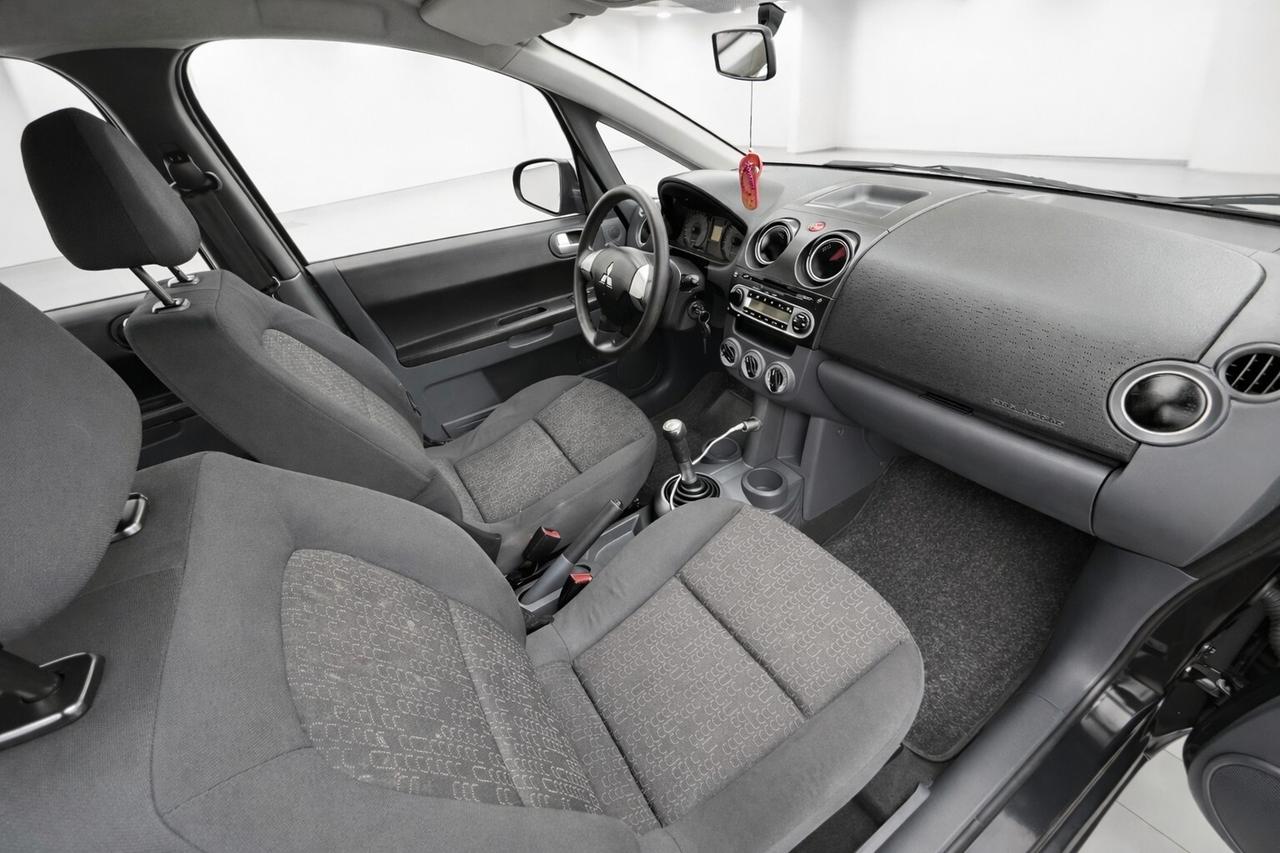 Mitsubishi Colt 1.1 12V 5p. Invite NEOPATENTATI CONSUMI BASSISSIMI EURO4