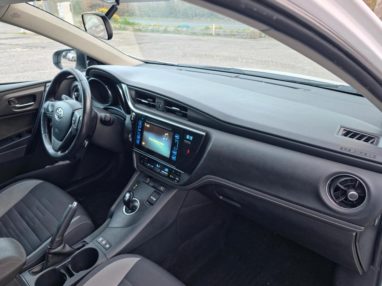 Toyota Auris Touring Sports 1.8 Hybrid Lounge 2015-E6B Automatico NEO