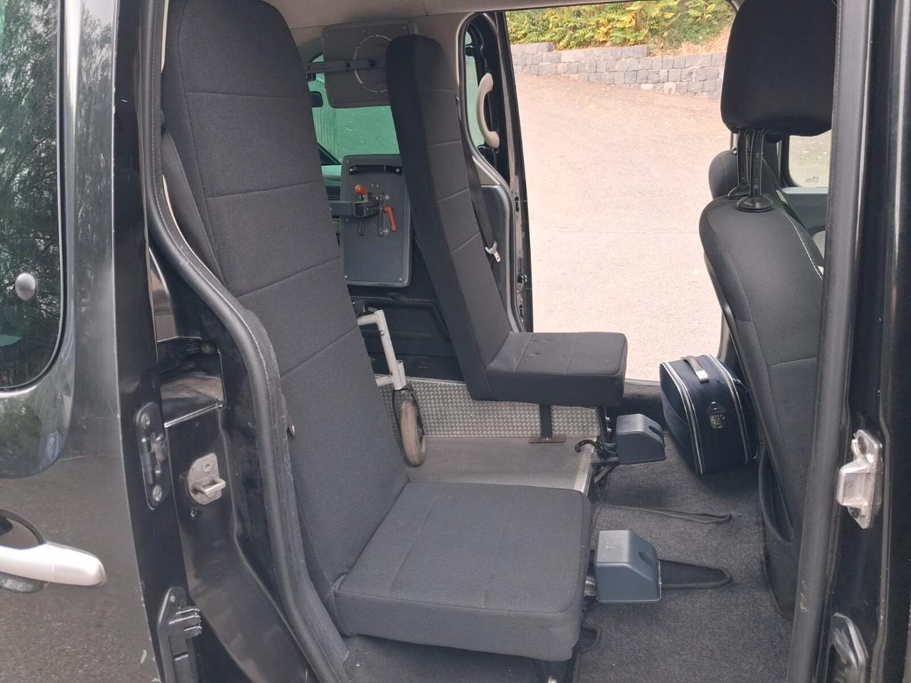 Renault Kangoo Pianale ribassato con rampa disabili in carrozzina