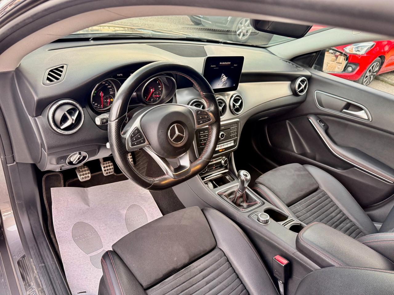 " DA VETRINA " MERCEDES CLA 200 d Automatic Premium